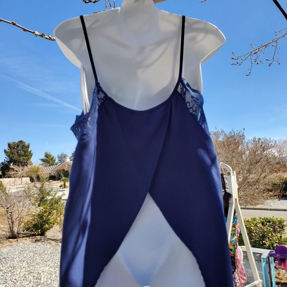 Soprano open back blouse - Picture 7 of 7